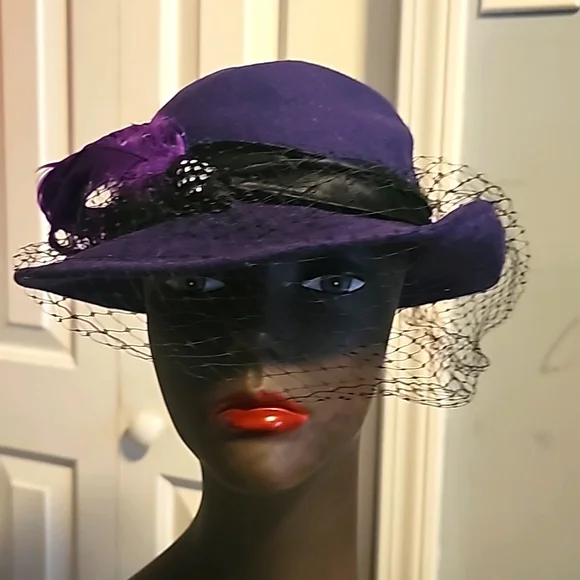 Michal Howard | Accessories | Miss Bierman Vintage Michael  display picture 2
